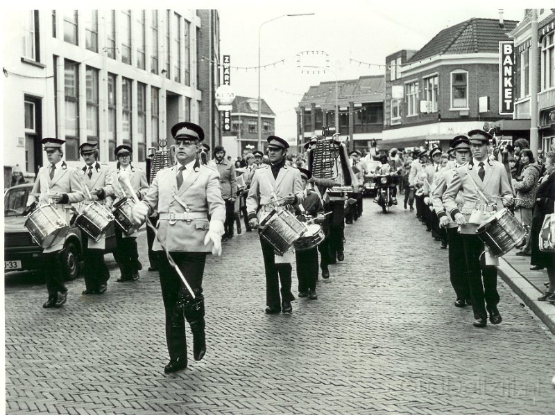 Delfzijls Harmonie Orkest Zeevaartschool intocht sinterklaas.jpg